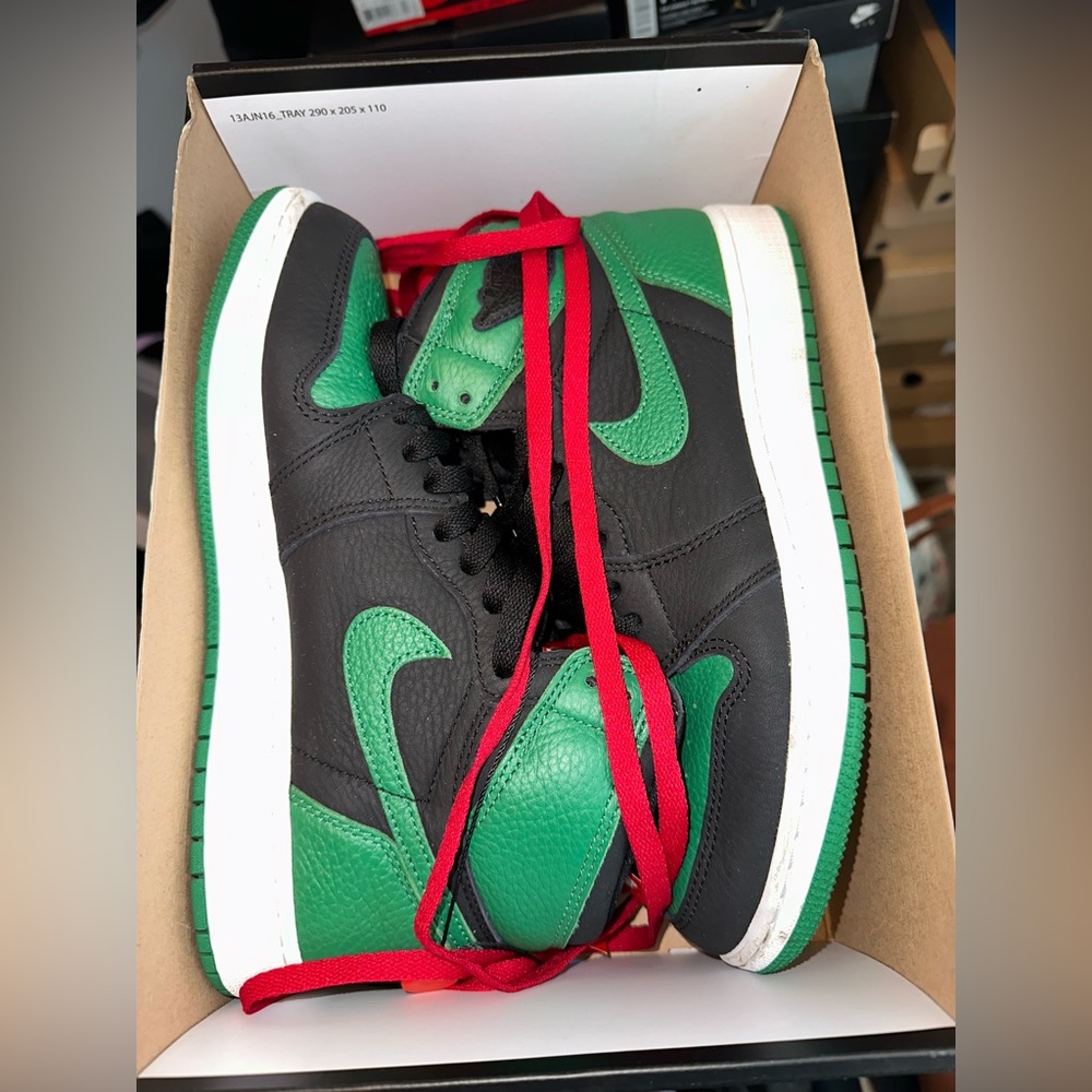 Pine green 1s